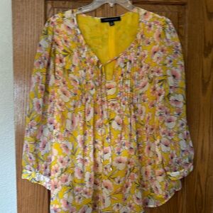 Gorgeous 3/4 sleeve blouse!